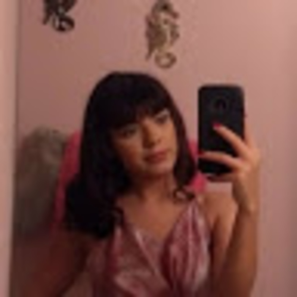 Meet your Posher, Adrina